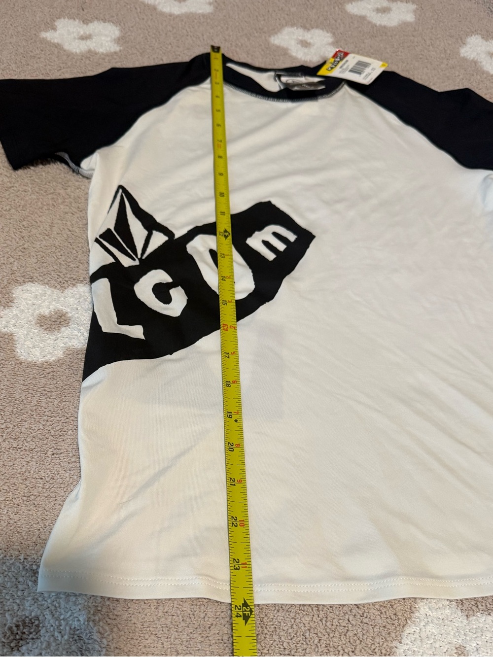 NWT Volcom Kids' Rash Guard - Picture 5 of 6